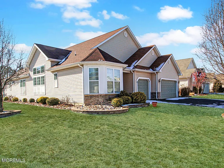 Whiting, New Jersey:
$535,000 Purchase
Residential