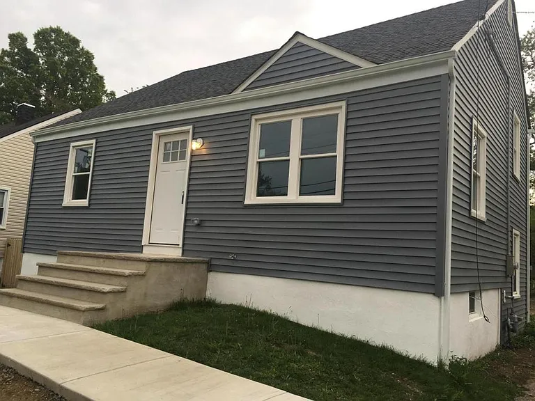 Ocean, New Jersey:
$605,000 Purchase
Residential