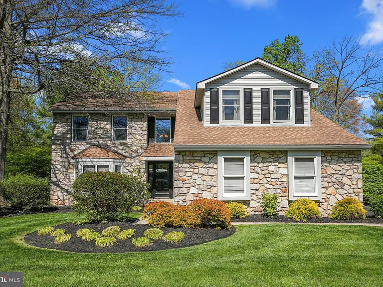 Yardley, Pennsylvania:
$757,000 Purchase
Residential