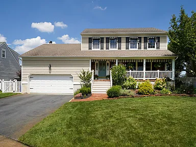 Pt Pleasant Beach, New Jersey:
$694,501 Purchase
Residential