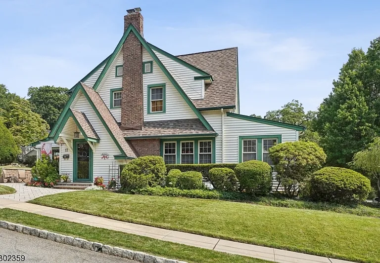 West Orange, New Jersey:
$658,000 Purchase
Residential