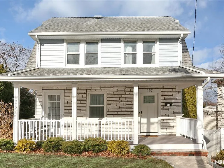 Oradell, New Jersey:
$530,000 Purchase
Residential