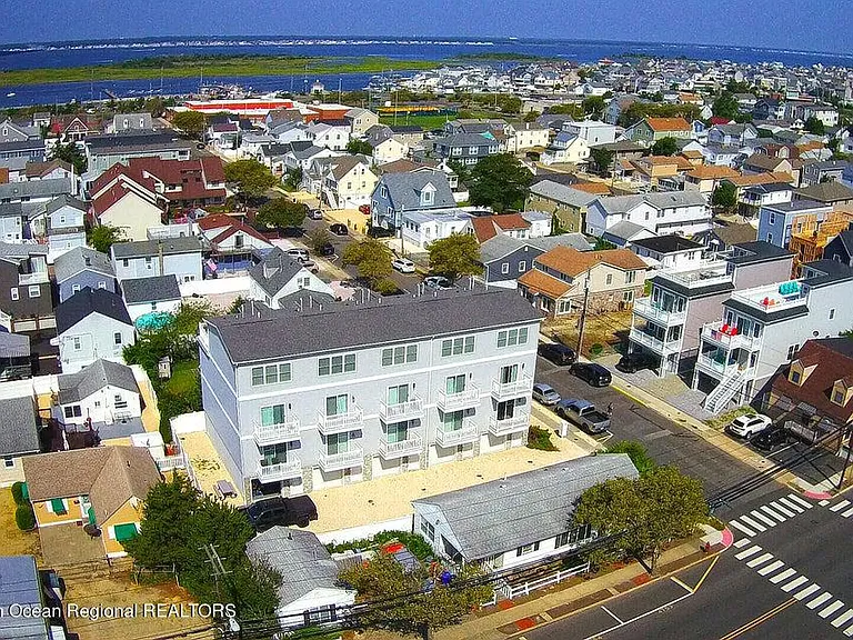 Seaside Heights, New Jersey:
$639,900 Purchase
Condo