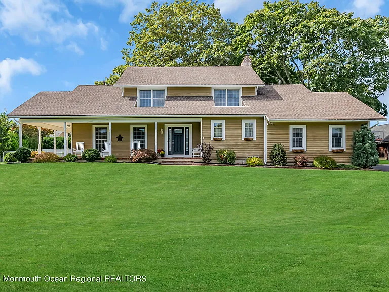 Wall, New Jersey:
$1,235,000 Purchase
Residential