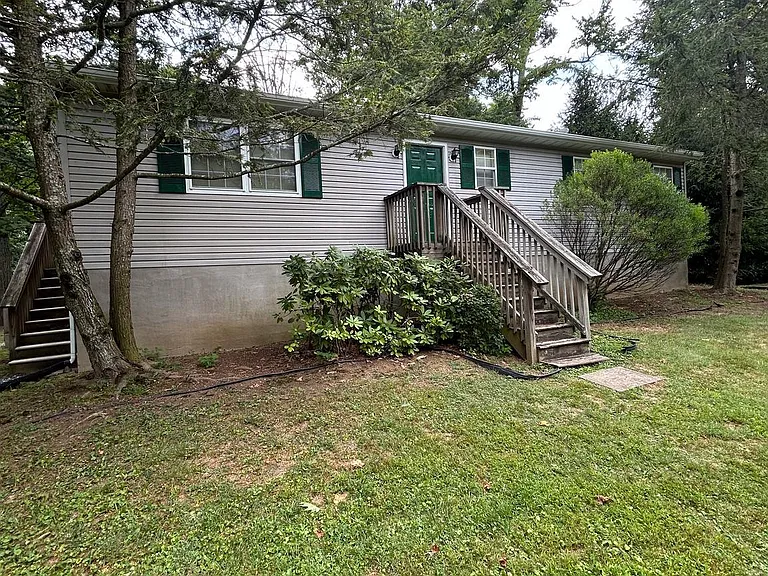 Fairfield, Pennsylvania:
$220,000 Purchase
Residential