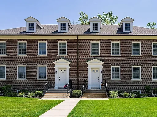 Oceanport, New Jersey:
$899,900 Purchase
Residential