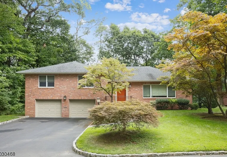 Short Hills, New Jersey:
$994,999 Purchase
Residential