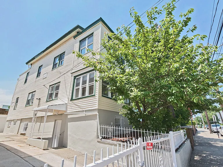 Union City, New Jersey:
$929,000 Purchase
Multifamily