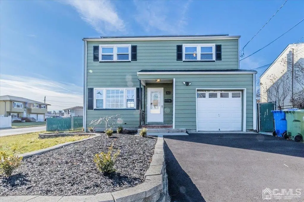 Perth Amboy, New Jersey:
$470,000 Purchase
Residential