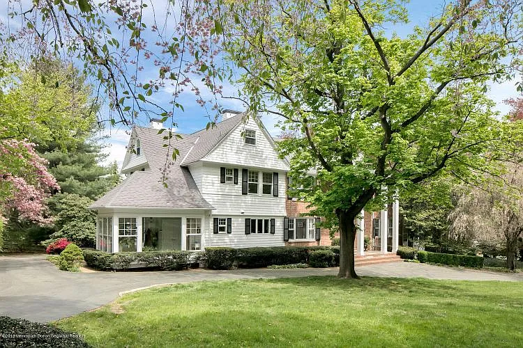 Rumson, New Jersey:
$1,575,000 Purchase
Residential
