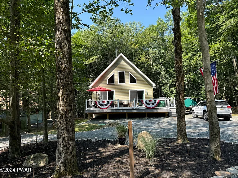 Lake Ariel, Pennsylvania:
$394,000 Purchase
Residential